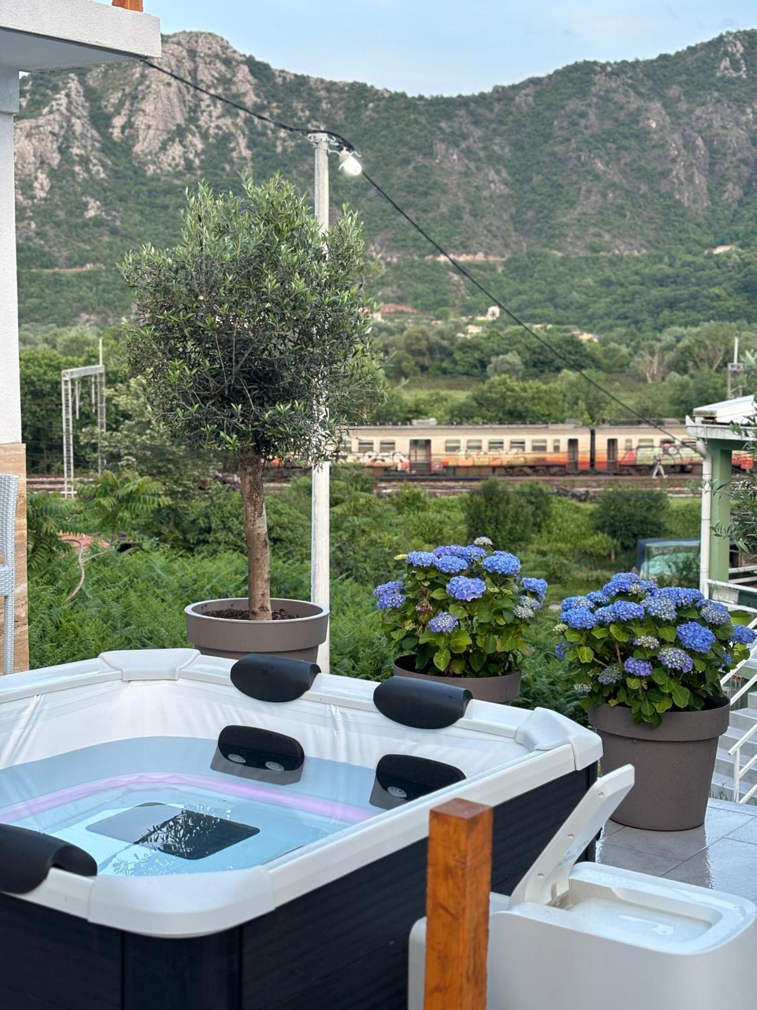Apartments And Spa Miona Virpazar Bagian luar foto